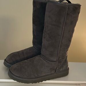 Uggs tall gray size 7